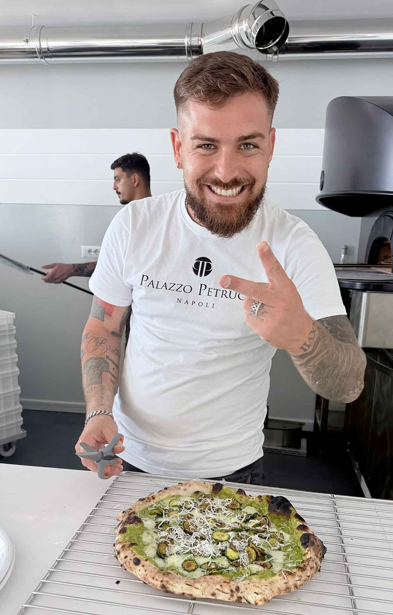 pizzeria Palazzo Petrucci Posillipo Napoli: Davide Ruotolo e la pizza Nerano