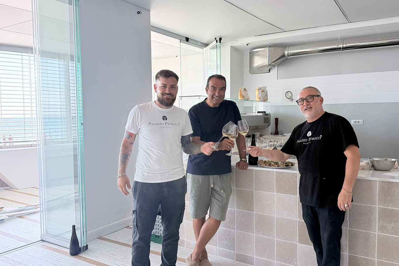 pizzeria Palazzo Petrucci Posillipo Napoli: brindisi